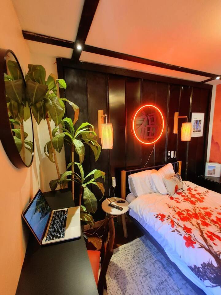 World Solo Travel'S Welcomed At St Pete Home St. Petersburg Dış mekan fotoğraf